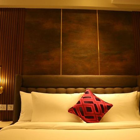 Dreamz Inn & Suites Zirakpur Eksteriør billede
