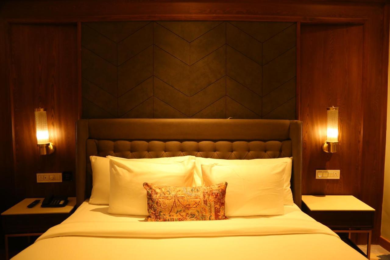 Dreamz Inn & Suites Zirakpur Eksteriør billede