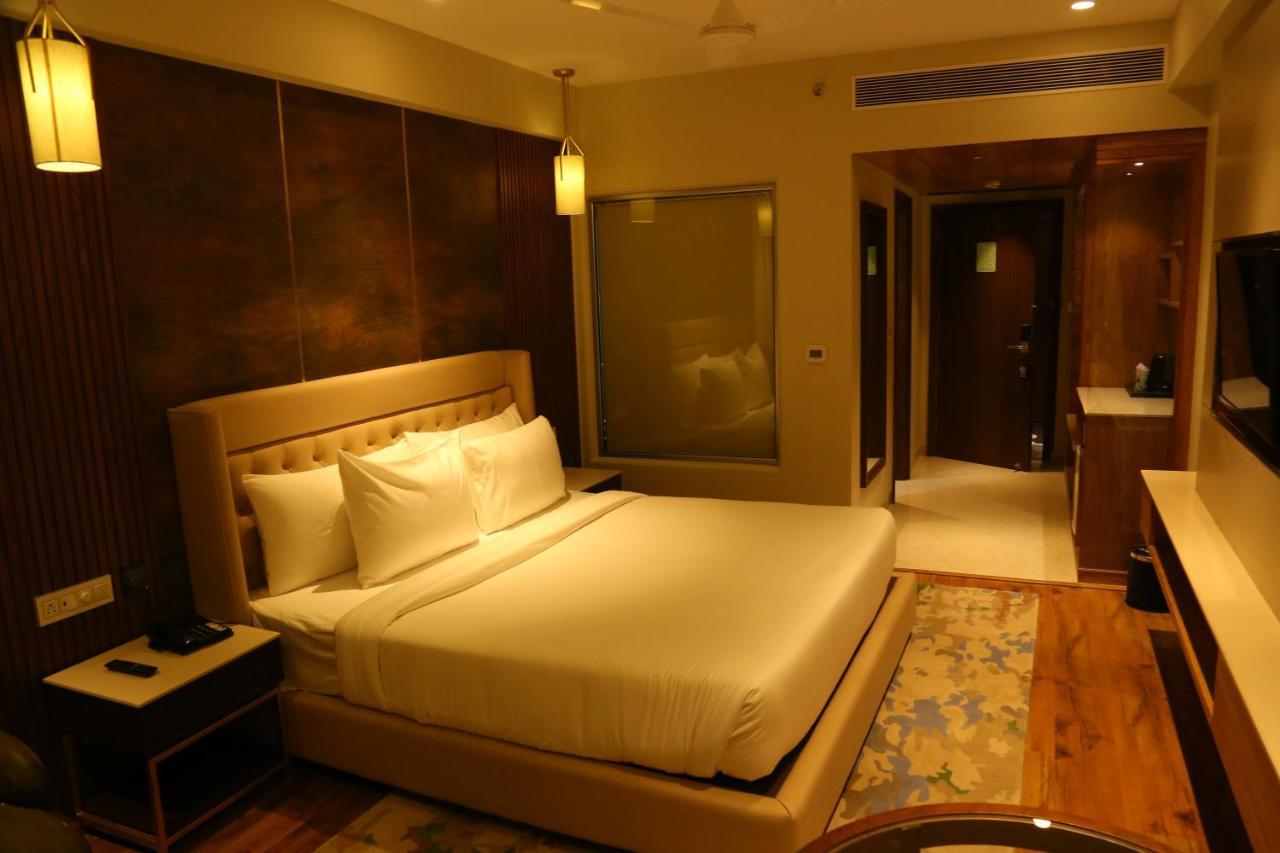 Dreamz Inn & Suites Zirakpur Eksteriør billede