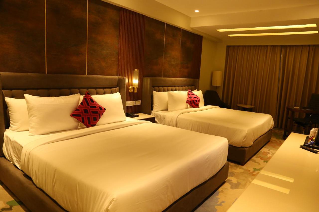 Dreamz Inn & Suites Zirakpur Eksteriør billede