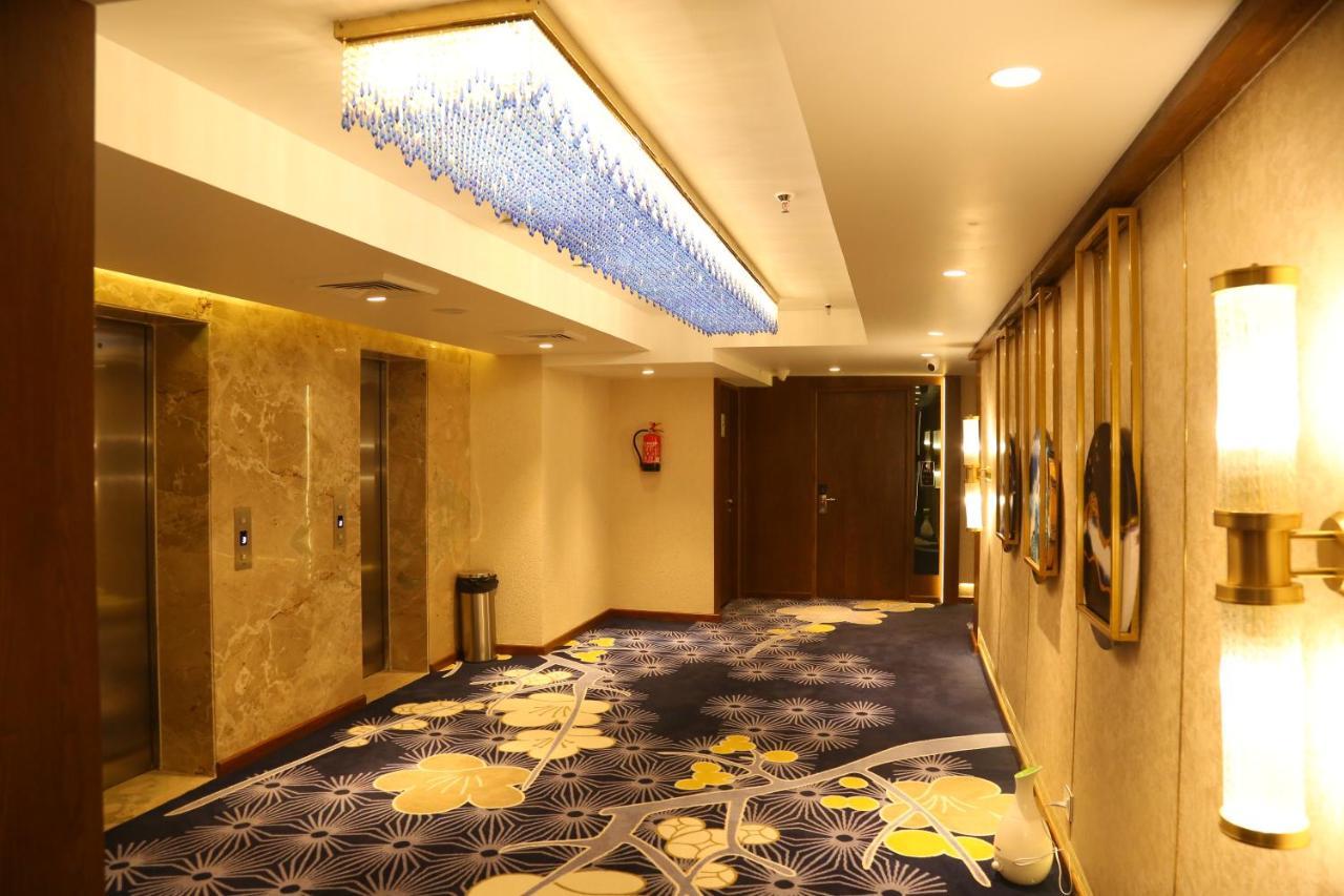 Dreamz Inn & Suites Zirakpur Eksteriør billede