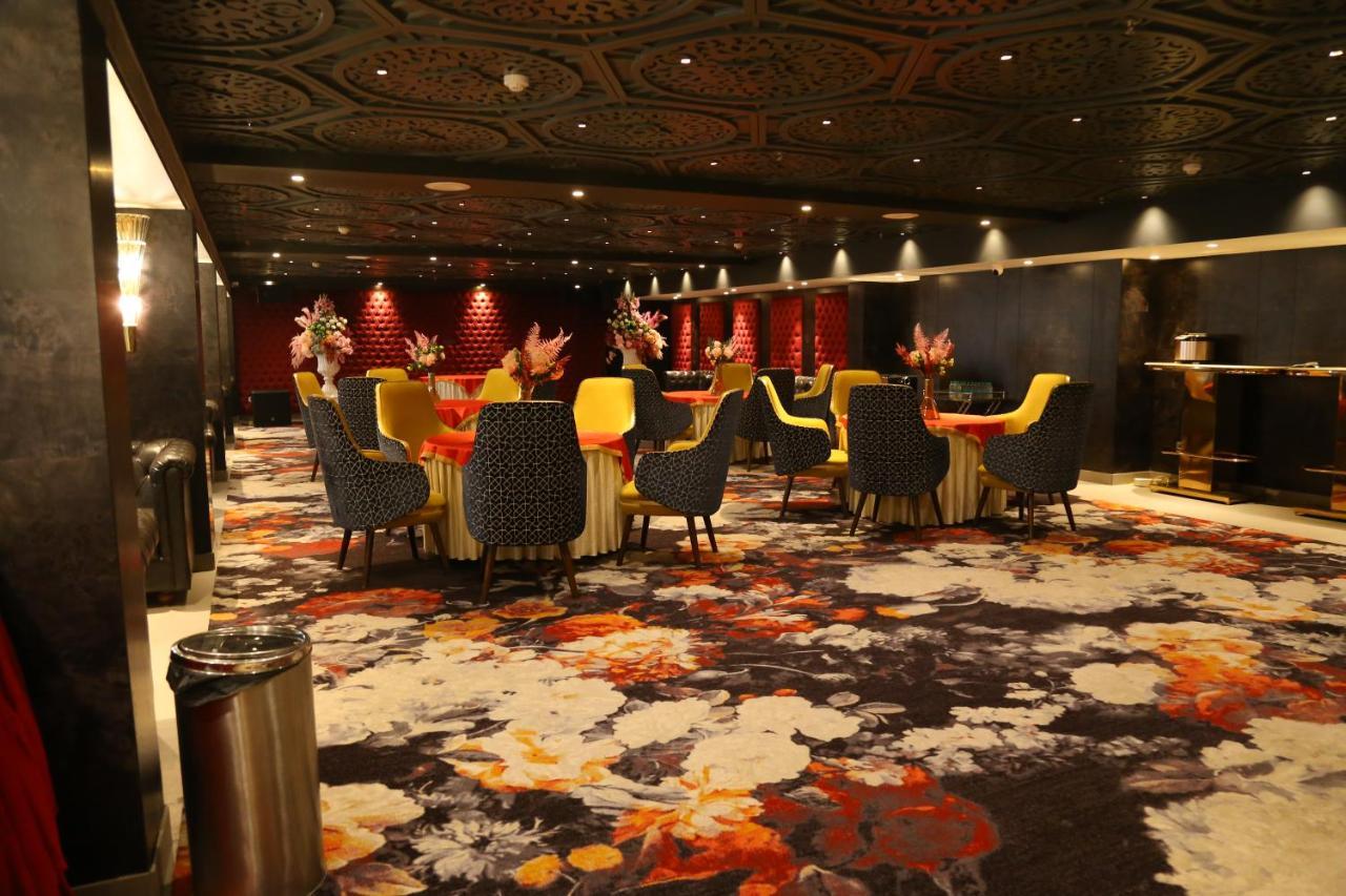 Dreamz Inn & Suites Zirakpur Eksteriør billede