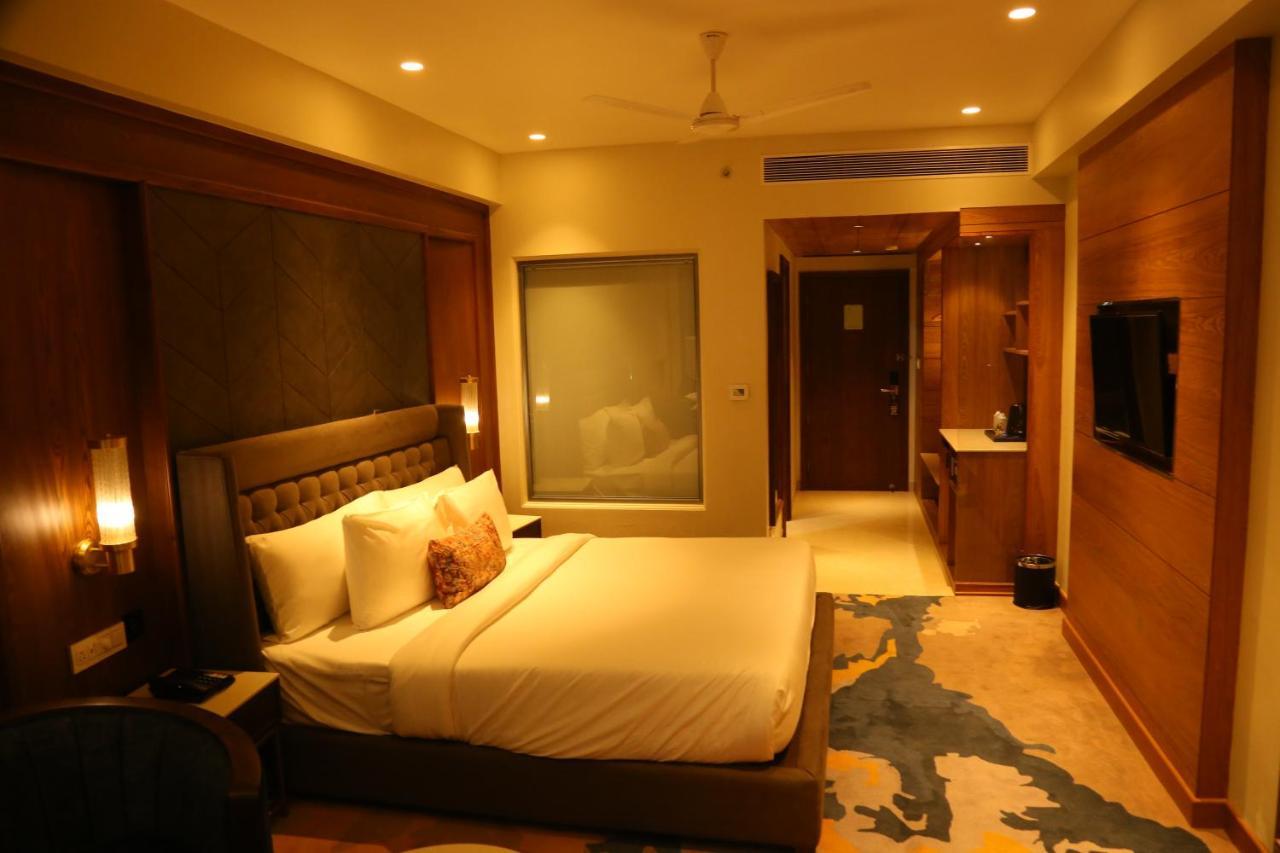 Dreamz Inn & Suites Zirakpur Eksteriør billede
