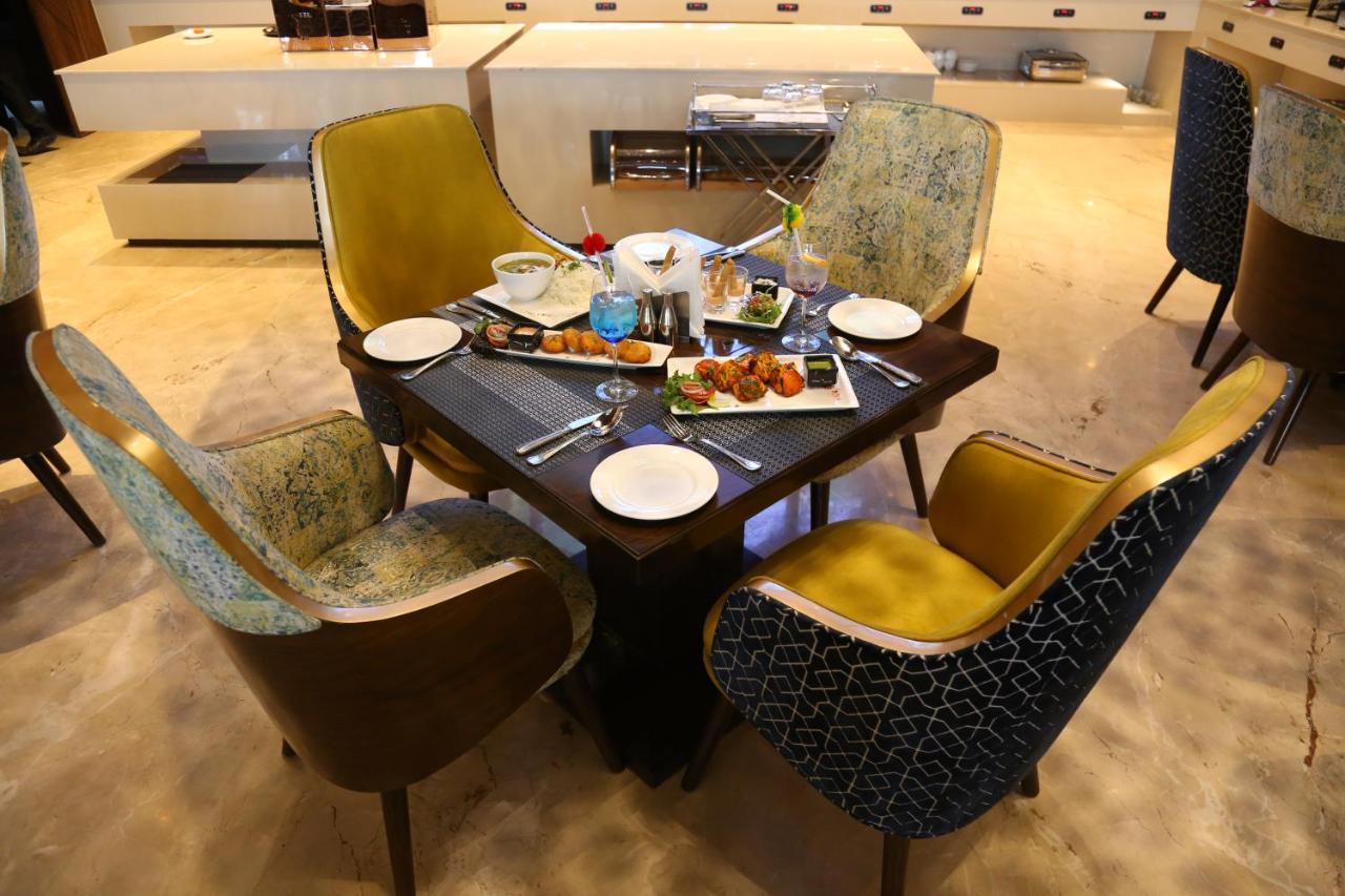 Dreamz Inn & Suites Zirakpur Eksteriør billede