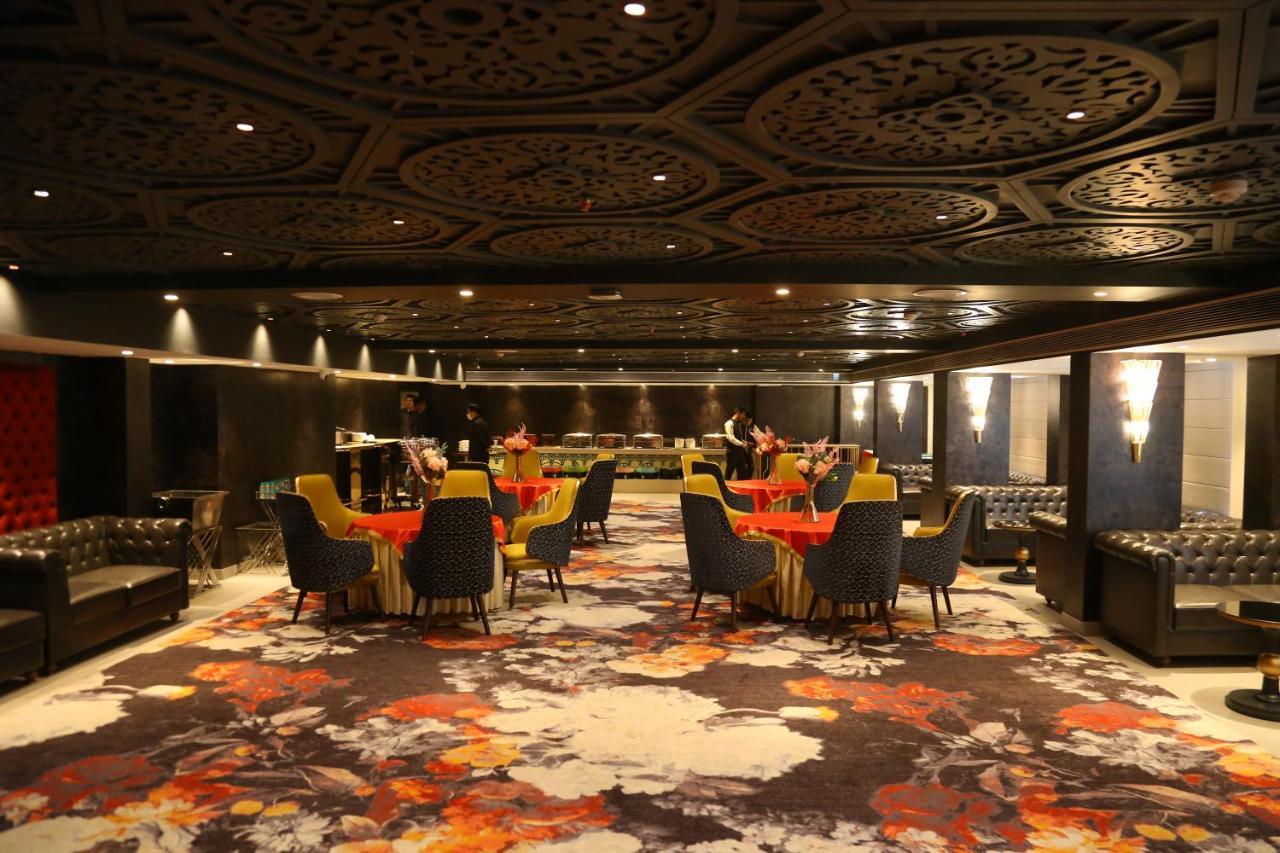 Dreamz Inn & Suites Zirakpur Eksteriør billede