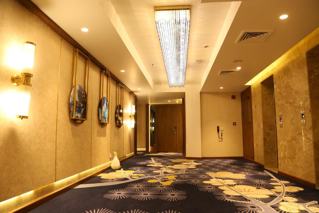 Dreamz Inn & Suites Zirakpur Eksteriør billede