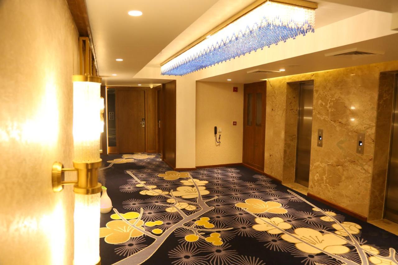 Dreamz Inn & Suites Zirakpur Eksteriør billede