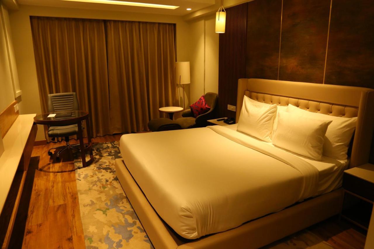 Dreamz Inn & Suites Zirakpur Eksteriør billede