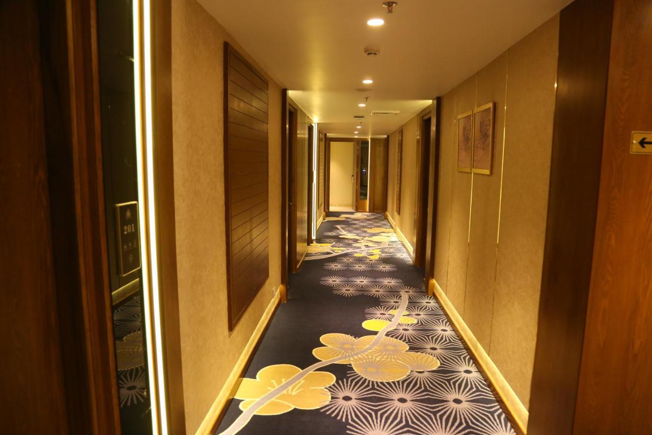 Dreamz Inn & Suites Zirakpur Eksteriør billede