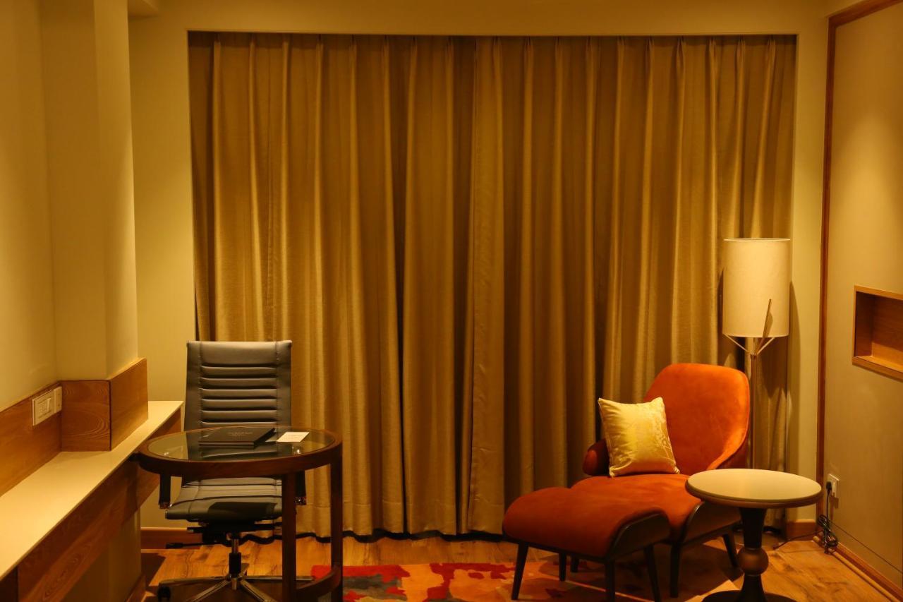 Dreamz Inn & Suites Zirakpur Eksteriør billede