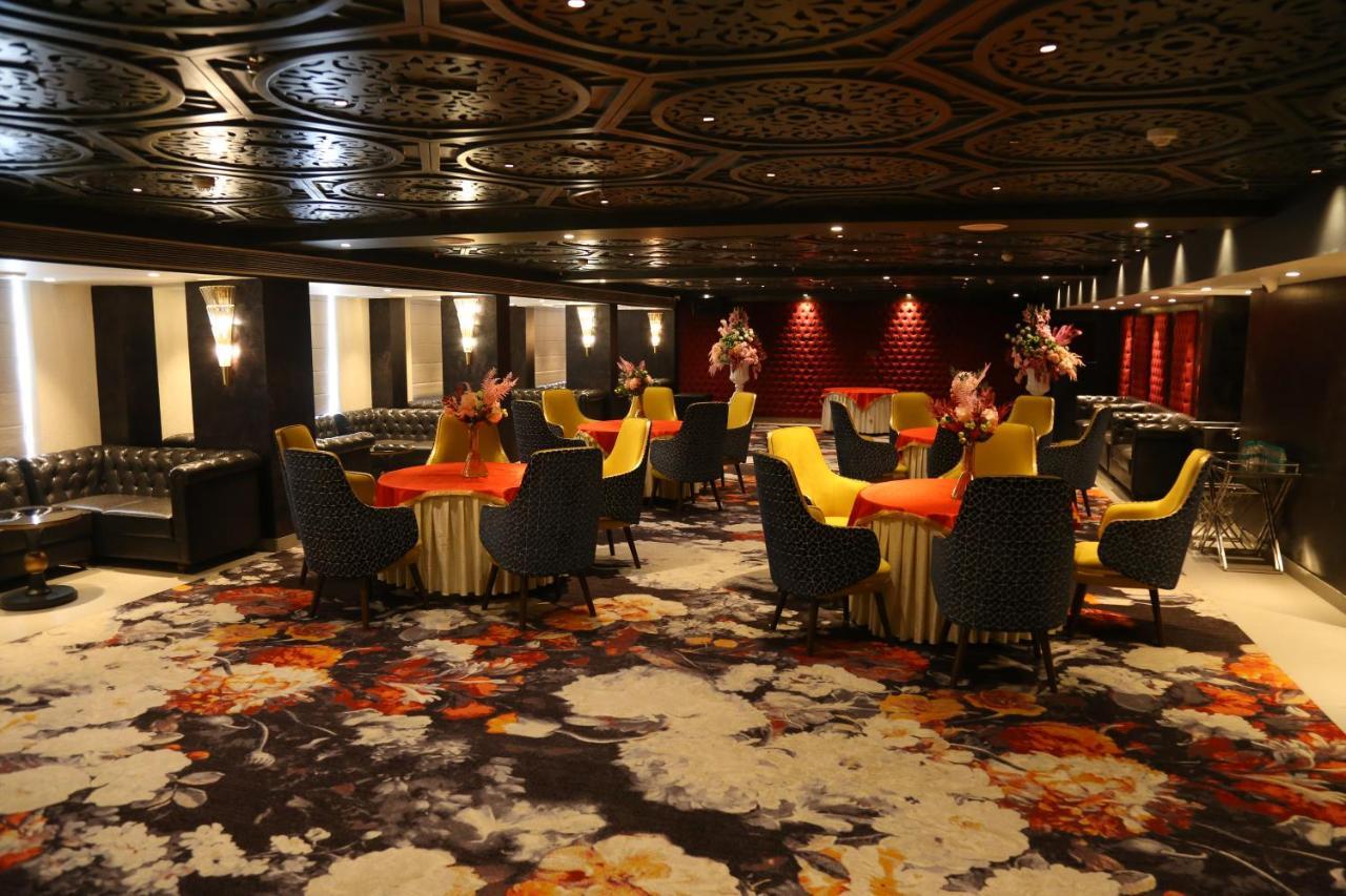 Dreamz Inn & Suites Zirakpur Eksteriør billede